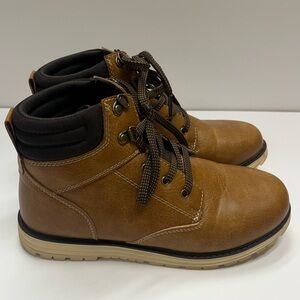 Like NEW- Boys Dress Boots Sz. 6 Crown Vintage